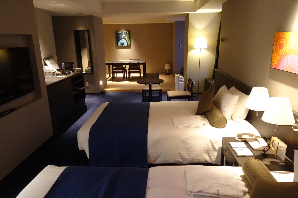 【スイートルーム】札幌グランドホテルのコンフォート和リビングルームは三世代での利用に最適！ センチュリオンライフ